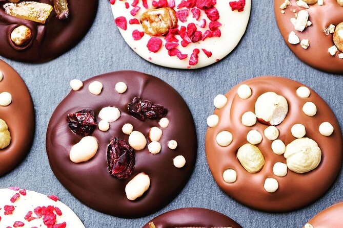 1.5h Belgian Chocolate Workshop in Brussels (bean to bar) - VIP upgrade: is champagne and an apron worth it?