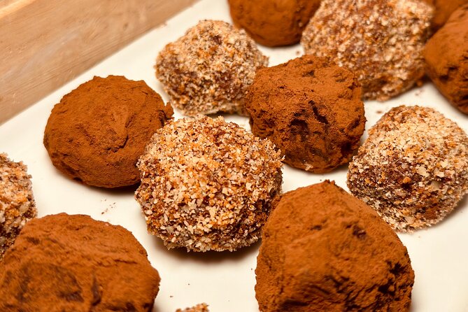 1.5h Hands on Chocolate Workshop: Truffles & Tasting - What to Wear and Bring (Yes, It Gets Messy)