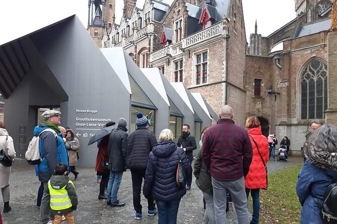 2-Hour Private Walking Tour of Bruges - Stinking rich, a romantic bridge, and the material behind the charm