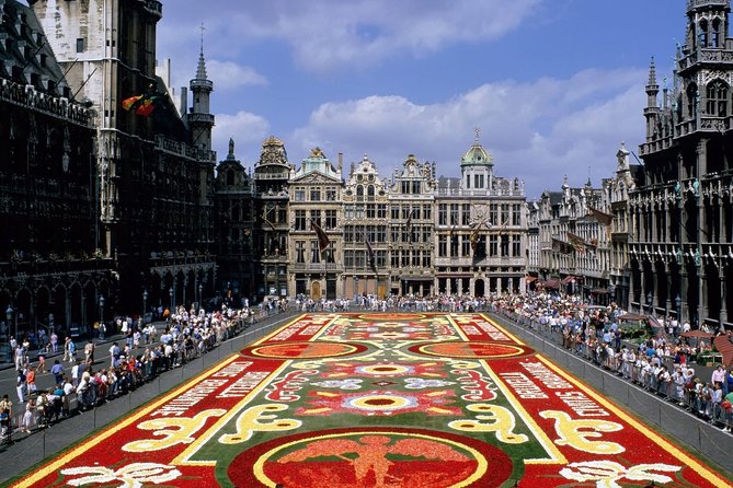 Airport Transfer: Brussels to Brussels Airport BRU by Luxury Van - How the pickup works, from hotel reception to curbside loading