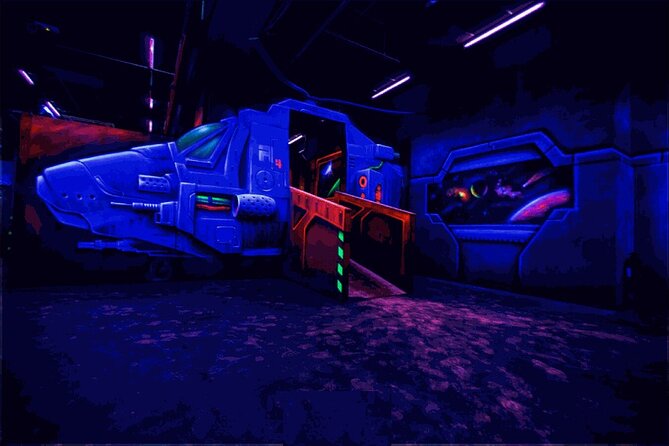 Amasing 2 Laser Tag Games in Brussels (40mn) - Entering the laser maze: teams, timing, and player capacity