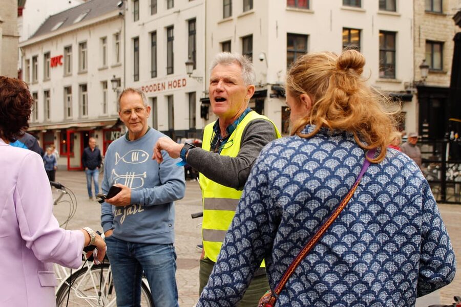 Antwerp: City Highlights Guided Bike Tour - Price and value: $38 for a lot of city time