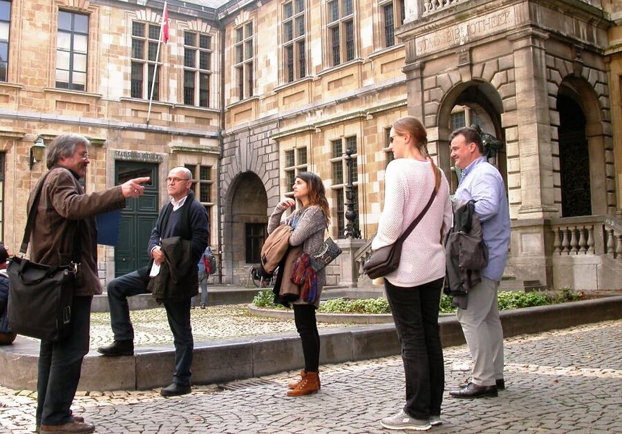 Antwerp: City Highlights Walking Tour - Timing, shoes, and how to handle a two-hour route