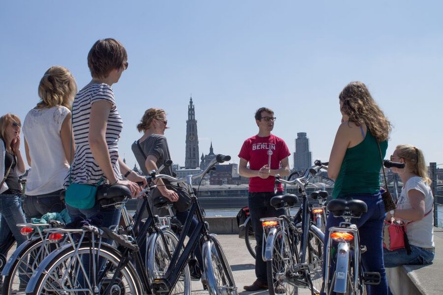 Antwerp: Guided Bike Tour - Museum aan de Stroom and the Scheldt River viewpoint