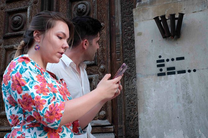 Antwerp: Help the Lost Boy – Self-Guided Mystery Walk - Vlaeykensgang: where the narrow streets feel like part of the plot