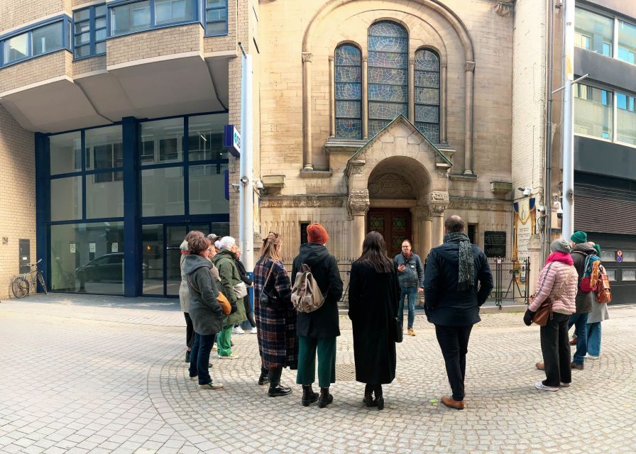 Antwerp: Jewish Neighbourhood Guided Walking Tour - What makes the guide’s storytelling style so effective