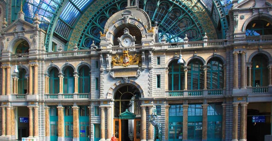 Antwerp - Private Historic Walking Tour - Grote Markt and the Town Hall, Antwerp’s iconic square in context