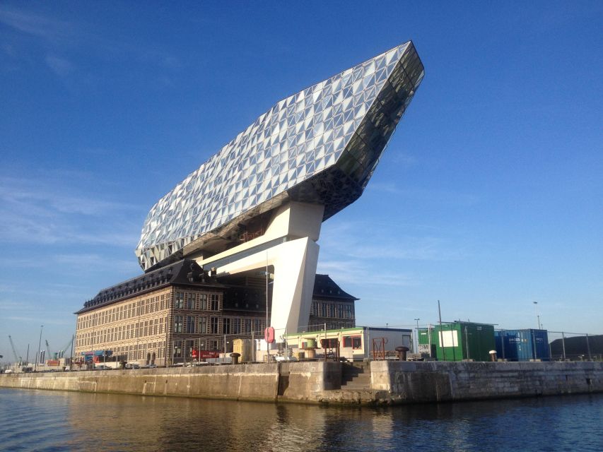 Antwerp: Private Old Harbour Boat Tour Incl. Drinks & Snacks - Droogdockenpark to Kempisch Dock: seeing infrastructure as a story