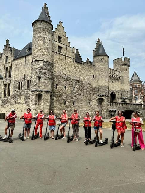 Antwerp: The Big Five City Highlights E-kickscooter Tour - Learning the e-step basics before you hit the sights