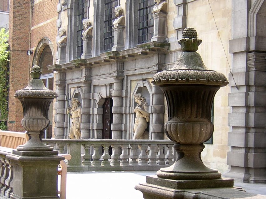 Antwerp: Walking Tour from Steen to Central Station - Finishing with reflections and a Belgian beer