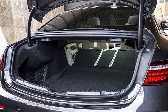 Arrival Private Transfer from Brussels Airport BRU to Ghent City by Business Car - Luggage limits and what to plan for