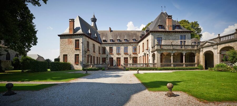 Bioul (near Dinant) : Château de Bioul Tour and Wine Tasting - Languages, guide support, and how to make the most of it