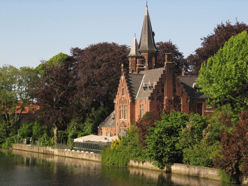 Bruges: 2.5-Hr Walking Tour from train station to Markt - Price and value: $388 per group up to 20