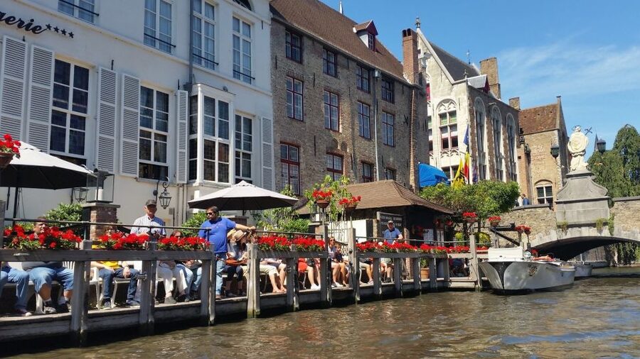 Bruges: 2.5-Hr Walking Tour from train station to Markt - Beguinage, Lake of Love, and Walplein: a gentler Bruges side