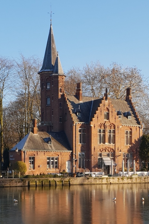 Bruges: 2.5-Hr Walking Tour from train station to Markt - The canal-ride break: sitting down without losing the vibe