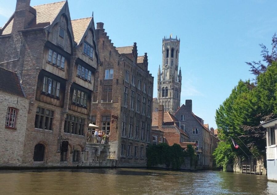 Bruges: 2.5-Hr Walking Tour from train station to Markt - Chocolate, beer, waffles, fries: how the food tips add real value