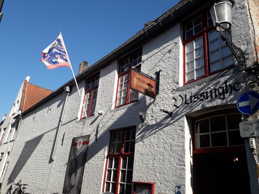 Bruges Beer and Chocolate Walking Tour - Canals by Boat: A Calm Break From the Stroll