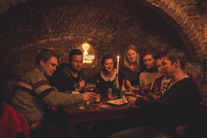 Bruges Beer Tour with chocolate pairing by a young local - Stop 1, brewing secrets in Bruges and learning Belgian beer families