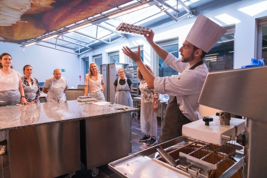 Bruges: Chocolate Making Workshop and Chocolate Museum Entry - Audio Guide in 11 Languages: One Way to Avoid Museum Drift