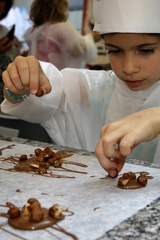 Bruges: Chocolate Making Workshop and Chocolate Museum Entry - What You Make: Lollipops and Mendiants Plus Plenty of Decorating Time