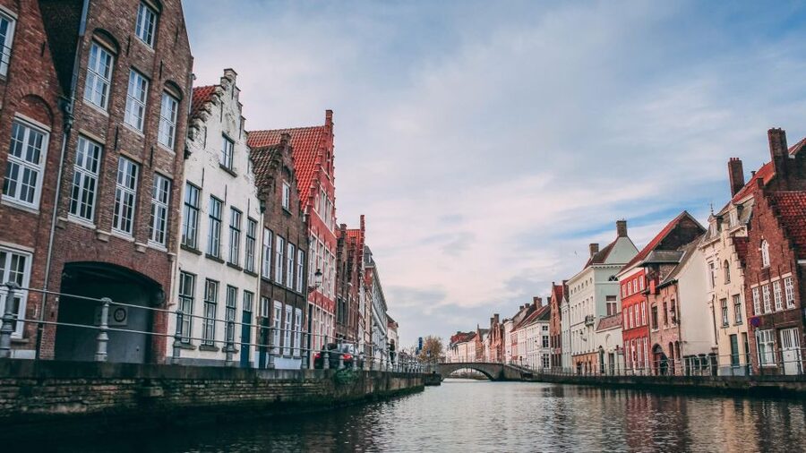 Bruges: Express Walk with a Local in 60 minutes - Quick reasons this walk works so well