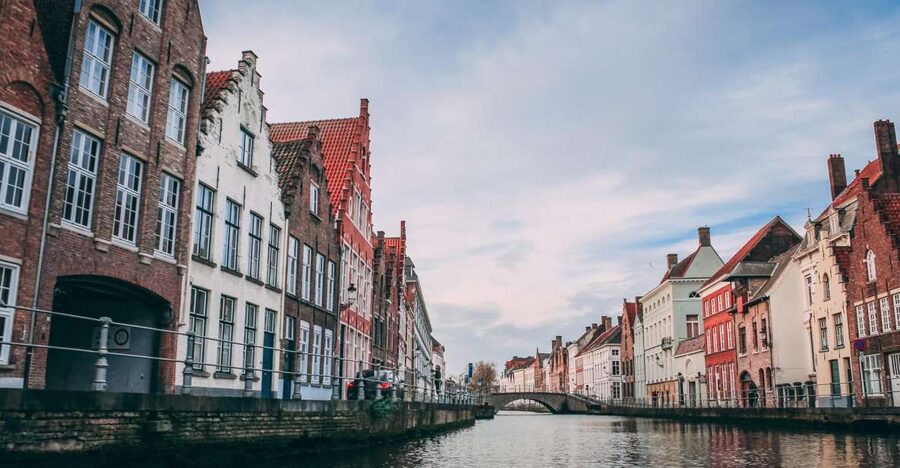 Bruges: Express Walk with a Local in 60 minutes - Why a 60-minute Bruges walk is a smart plan