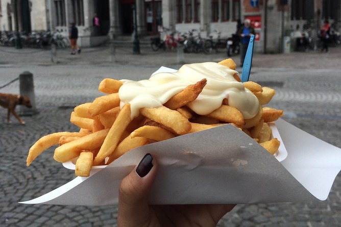 Bruges Food and History Tour: Culinary Delights & Hidden Gems - Adornes Domain, Burg Square, and Stadhuis: why old buildings mattered