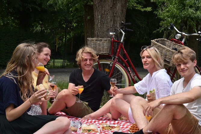 Bruges, Guided Retro Biketour: Highlights and Hidden Gems - Princely Beguinage Ten Wijngaarde and Jan Van Eyckplein: A Softer Pace Break