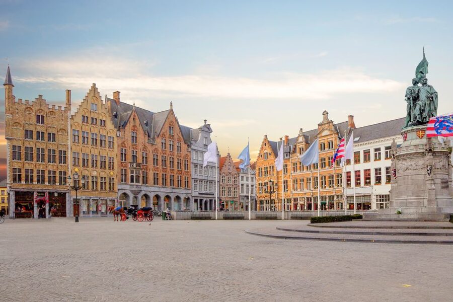 Bruges: Guided Rickshaw Tour - Should You Book This Guided Rickshaw Tour of Bruges?