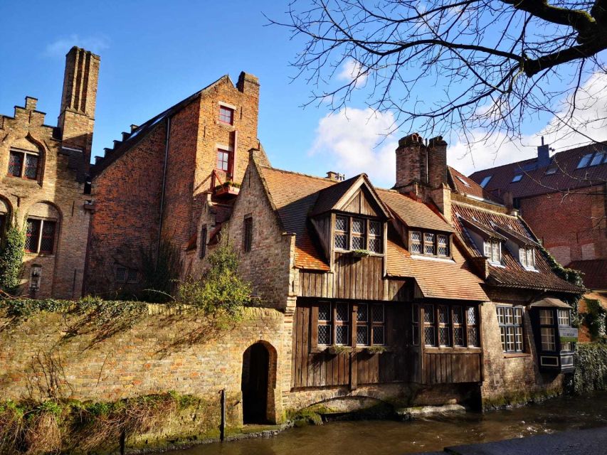 Bruges: Guided Walking Tour - Headphones rule, walking pace, and who this tour is really for