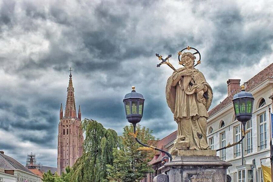 Bruges : Highlights & Hidden gems Walking Tour - Augustijnenbrug, the oldest bridge, and the “follow the story” approach