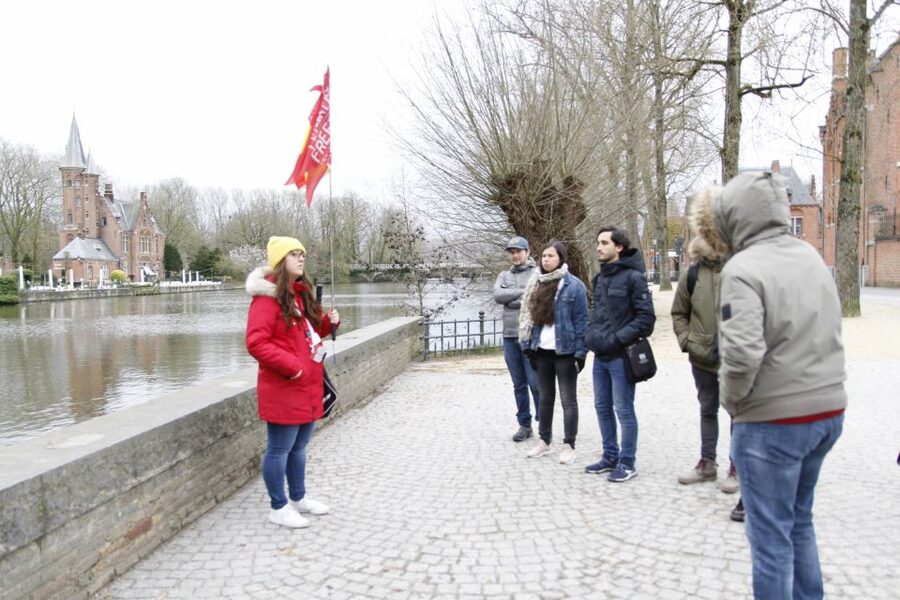 Bruges: History, Chocolate and Beer Walking Tour - Bourgogne des Flandres: guided brewery visit with a canal-view finish