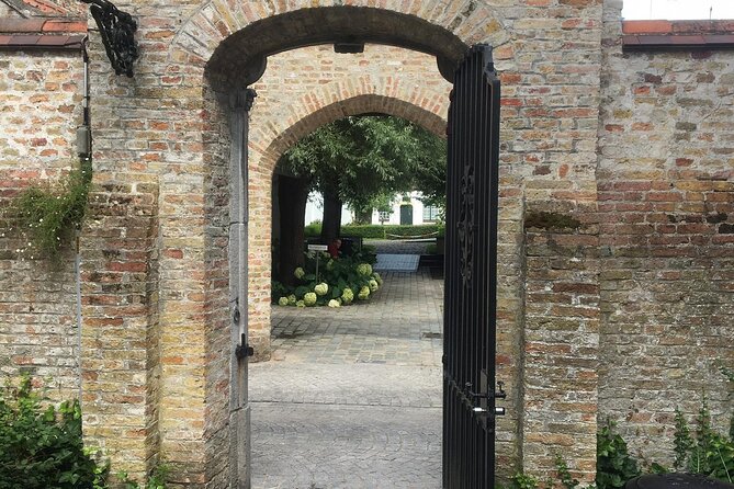 Bruges’ Legends and Hidden Treasures: A Self-Guided Audio Tour - Church of Our Lady to Groeningemuseum: ending the main loop on an art-and-heritage note