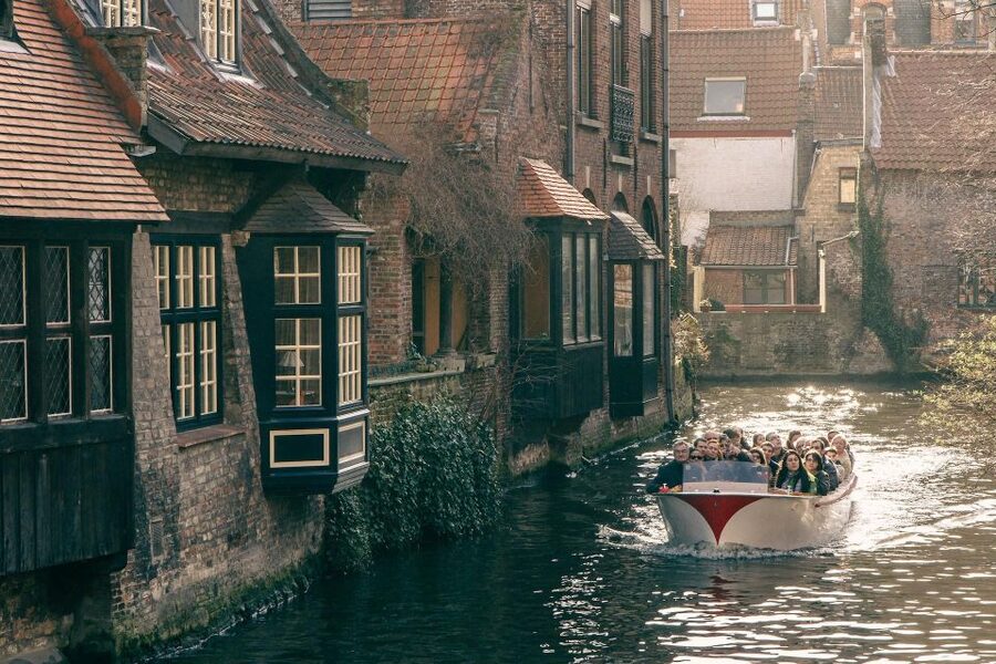 Bruges: private guided day tour - Guides Maxime and Jean-Paul, Why Their Style Matters