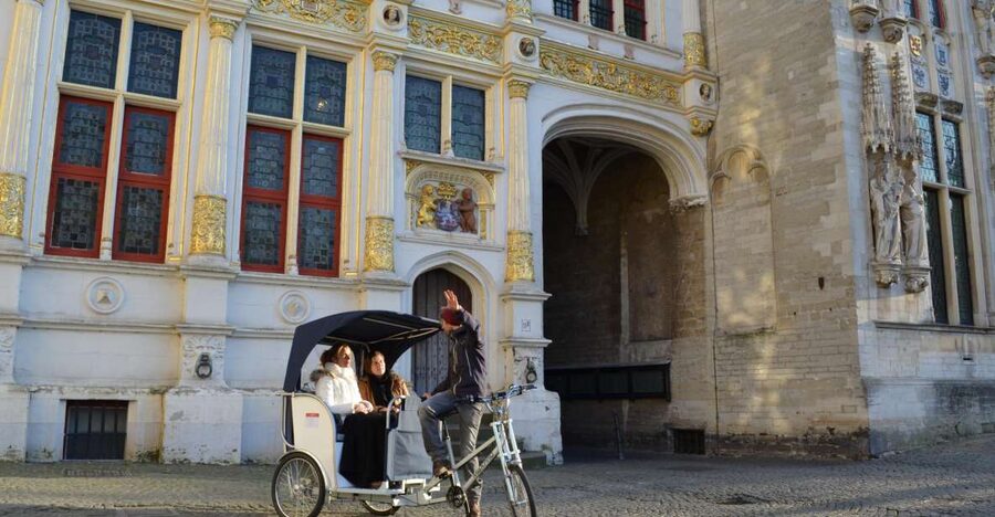 Bruges: Private Guided Tour by Pedicab - UNESCO old-town sights, explained in plain language