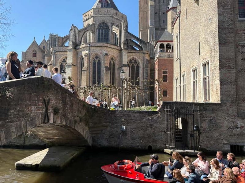 Bruges: private tour - highlights & hidden gems - Museum exteriors: Groeningemuseum and Gruuthusemuseum