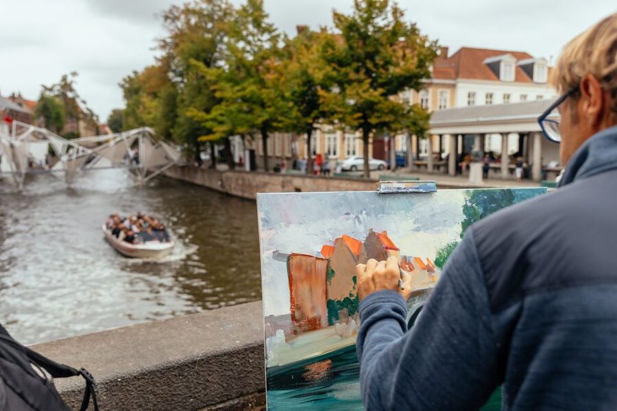 Bruges: Private Tour with Locals – Highlights & Hidden Gems - Getting started at Historium Bruges, and keeping your timing clean