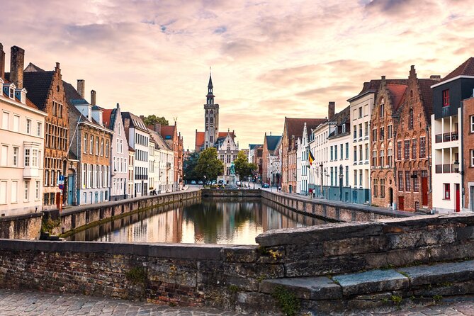 Bruges Scavenger Hunt and Highlights Self Guided Audio Tour - How the World City Trail app keeps Bruges low-stress