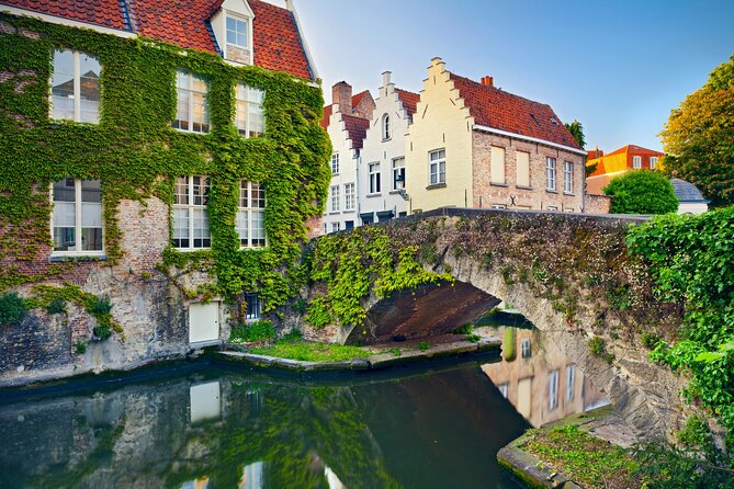 Bruges Scavenger Hunt and Highlights Self Guided Audio Tour - Stop 5: Onze-Lieve-Vrouwekerk, a stop that rewards patience