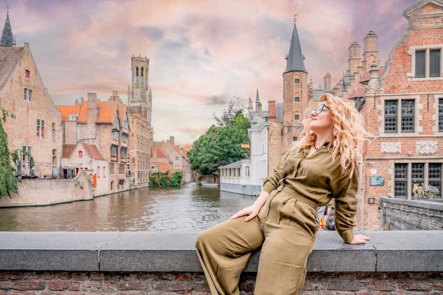 Bruges : Your private 1 hour photoshoot in the medieval city - Why a private photo session works so well in medieval Bruges