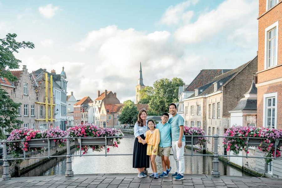 Bruges : Your private 1 hour photoshoot in the medieval city - Booking tips so your photos look like you planned them