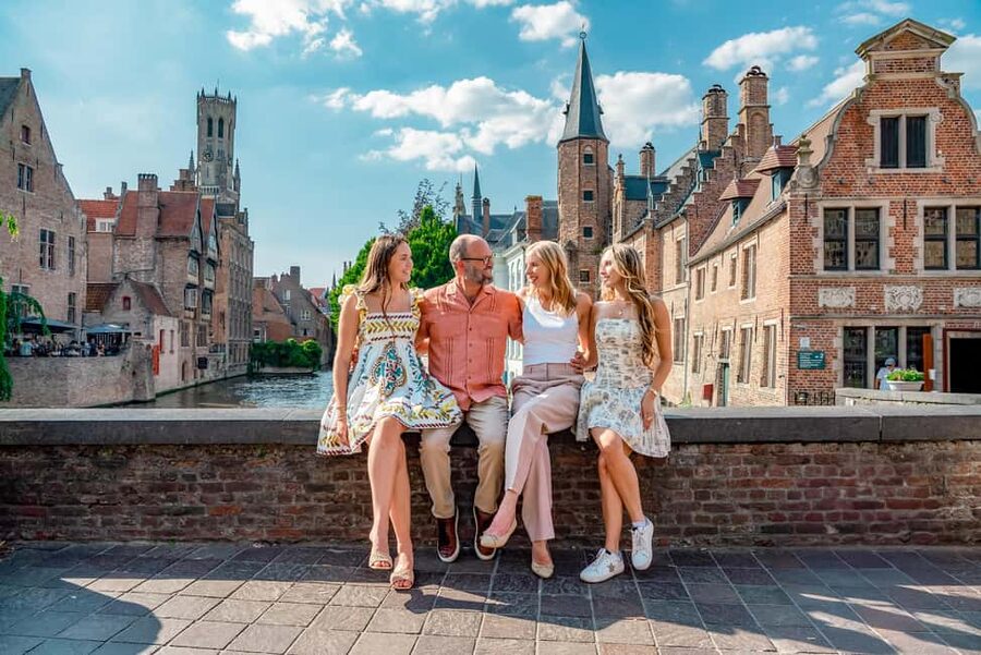 Bruges : Your private 1 hour photoshoot in the medieval city - Should you book this private Bruges photoshoot?