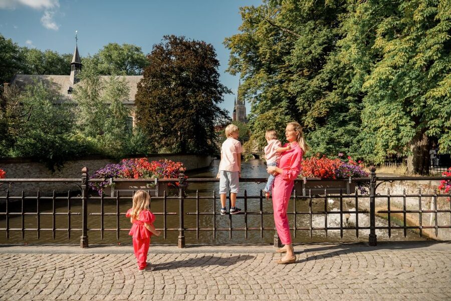Bruges : Your private 30min. photoshoot in the medieval city - How a private photographer changes everything