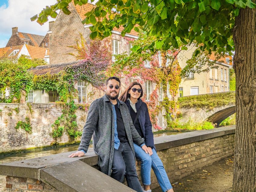 Bruges : Your private 30min. photoshoot in the medieval city - The photo stops and scenic walk, built for real backgrounds