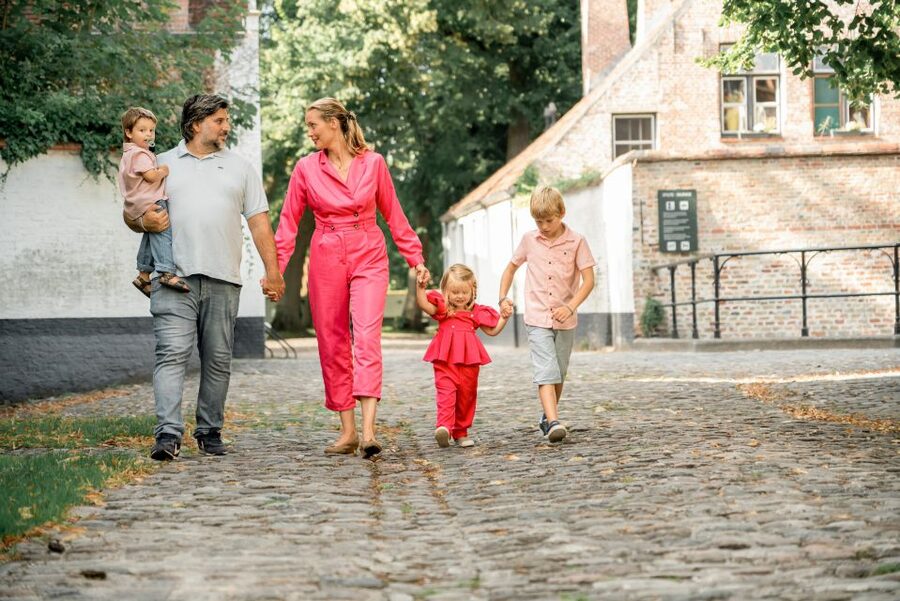 Bruges : Your private 30min. photoshoot in the medieval city - The 30-minute schedule that still feels unhurried