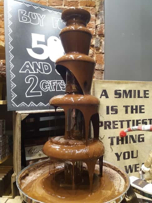 Brussels: 2.5-hour private tour to discover Belgian chocolate - Your chocolate trail from Hilton to Grand Place