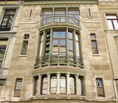 Brussels 3-Hour Guided Art Nouveau Tour - Starting at Grand-Place, finding the guide, and riding the tram