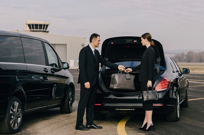 Brussels Airport Transfer (BRU) <-> to or from Brussels (Sedan) - Meet-and-greet at BRU: fewer steps, less stress