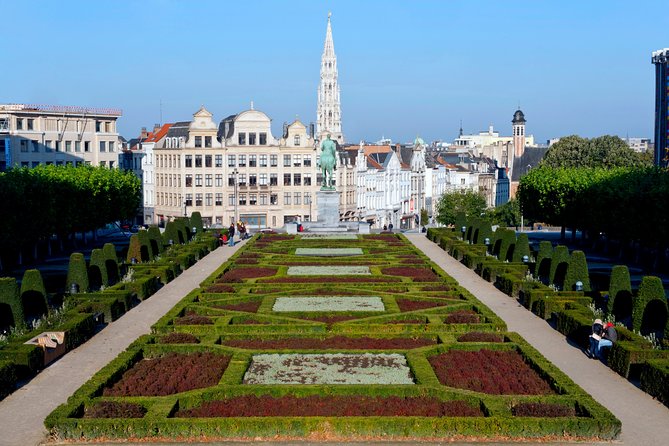 Brussels All In Tour : Belgian food, chocolate, beer, sightseeing - Les Galeries Royales Saint-Hubert: the chocolate corridor and the photo factor