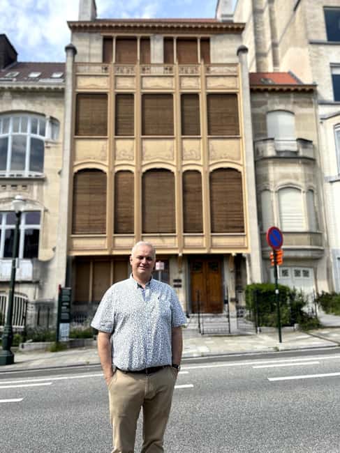 Brussels: "Art Nouveau" Half-Day Tour with Chocolate Tasting - When the Walk Breaks for Chocolate: Two Tastings in the Middle of the City